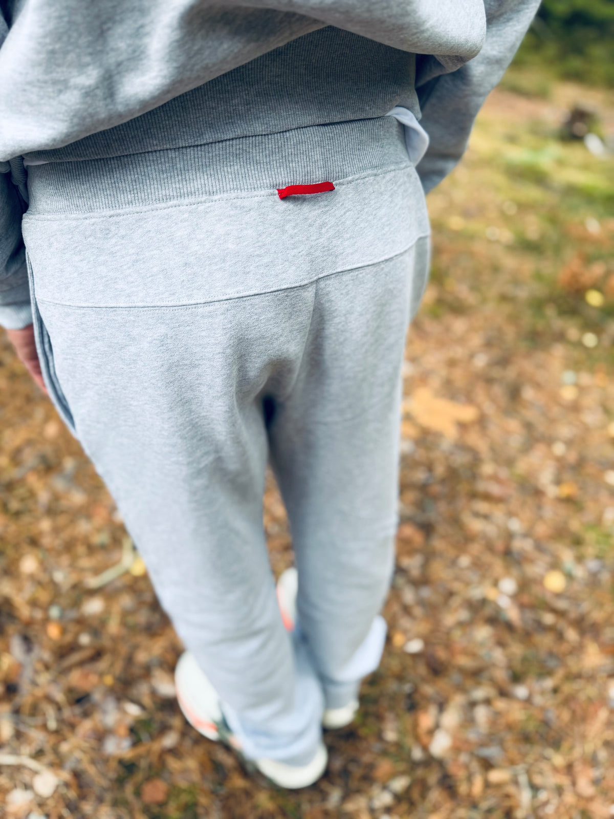 TROUSERS CARRY ON