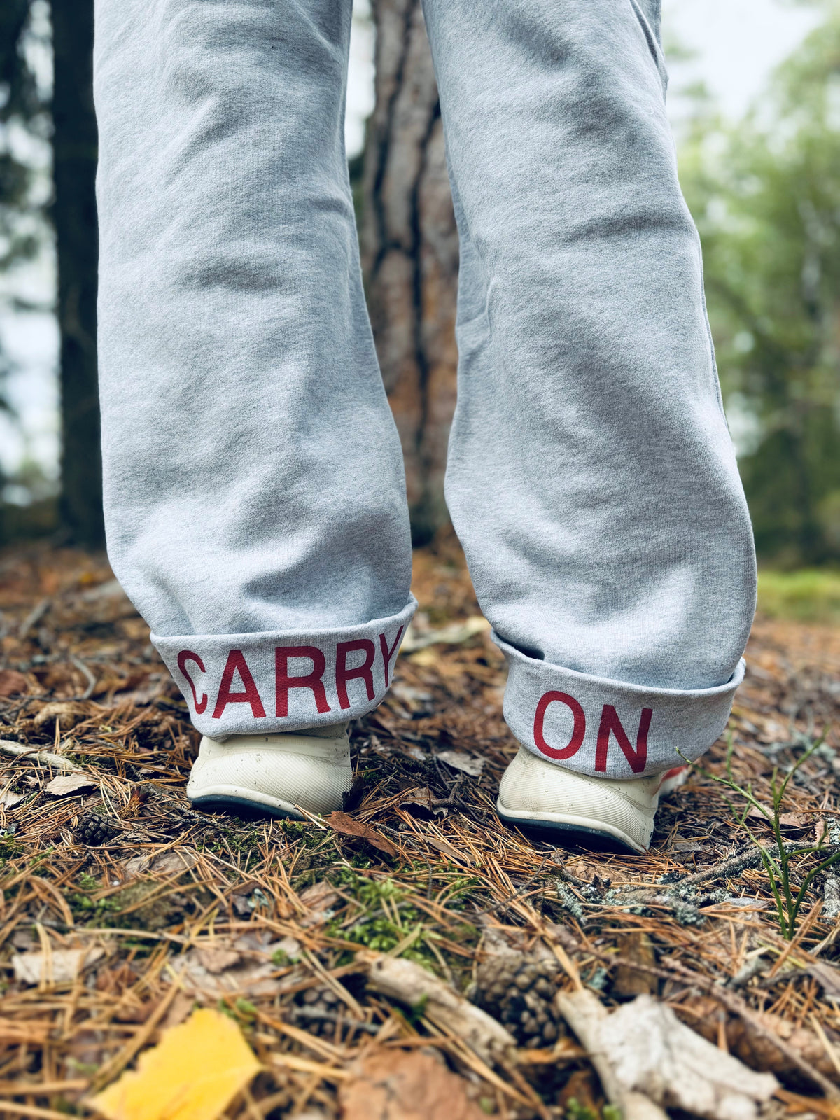 TROUSERS CARRY ON